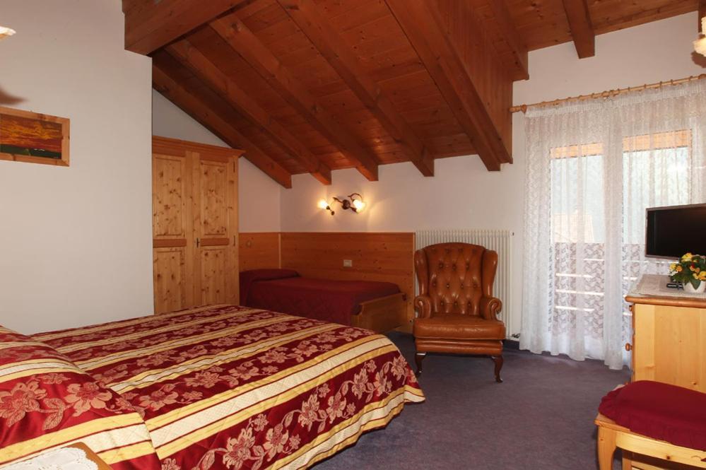 Hotel Garni Villanova Molveno Zimmer foto