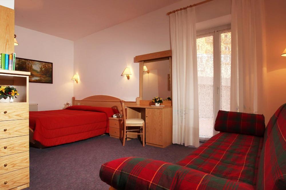 Hotel Garni Villanova Molveno Zimmer foto