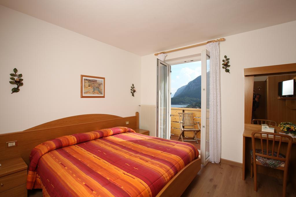 Hotel Garni Villanova Molveno Exterior foto